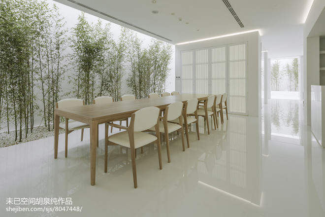 隐匿于都市的翠绿——楼顶竹林间设计赏析